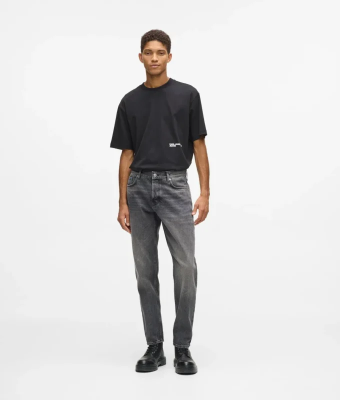 Jeans affusolati con lavaggio vintage Jeans affusolati con lavaggio vintage