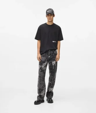 Jeans comodi con effetto verniciato
