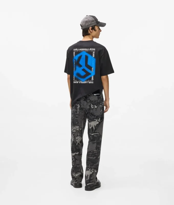 Jeans comodi con effetto verniciato Jeans comodi con effetto verniciato