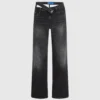 Jeans comodi con taglio svasato Jeans comodi con taglio svasato
