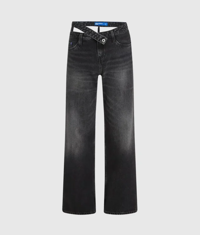Jeans comodi con taglio svasato Jeans comodi con taglio svasato