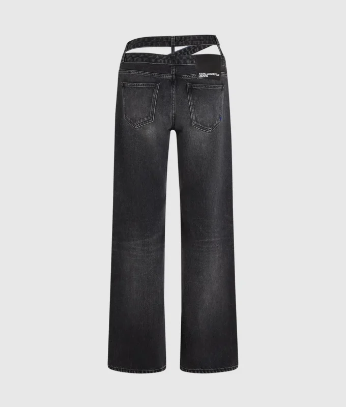 Jeans comodi con taglio svasato Jeans comodi con taglio svasato