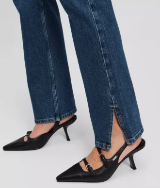 JEANS DIRITTI A VITA ALTA CON ORLO SPACCATO
