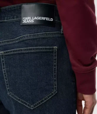 Jeans dritti a vita alta
