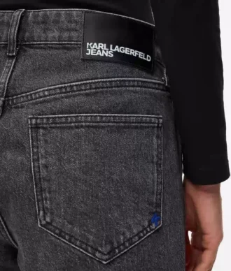 Jeans dritti a vita alta