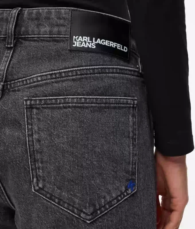 Jeans dritti a vita alta