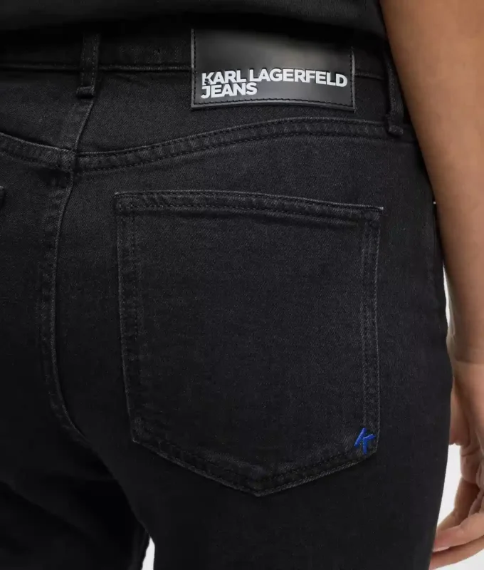 Jeans mom