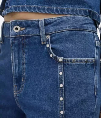 Jeans mom con borchie
