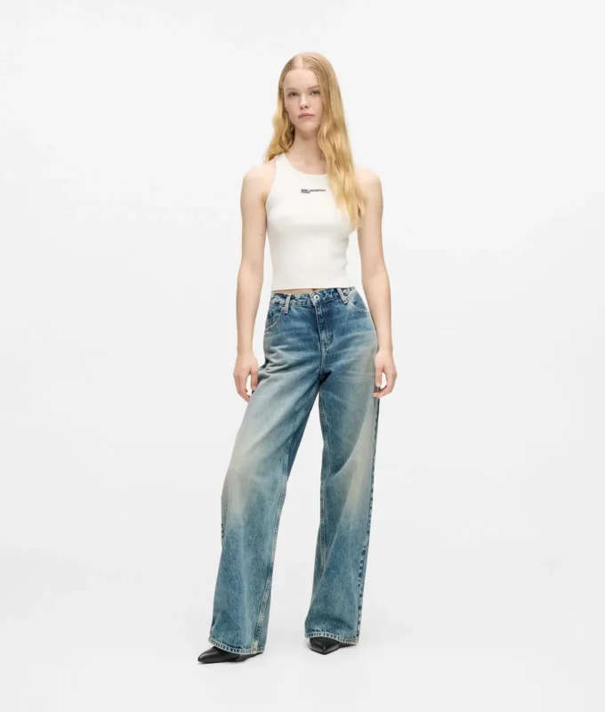 Jeans rilassati a vita media