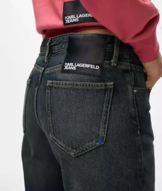Jeans rilassati a vita media