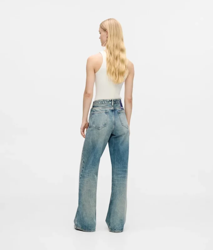 Jeans rilassati a vita media
