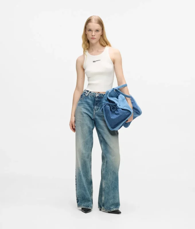 Jeans rilassati a vita media