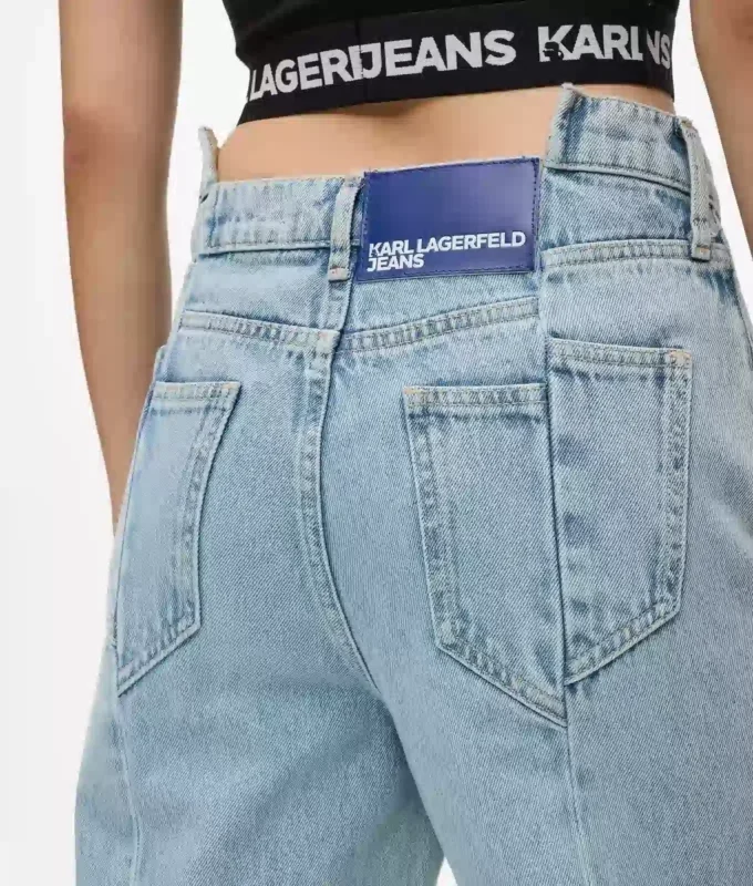 Jeans rilassati a vita media con cuciture Jeans rilassati a vita media con cuciture