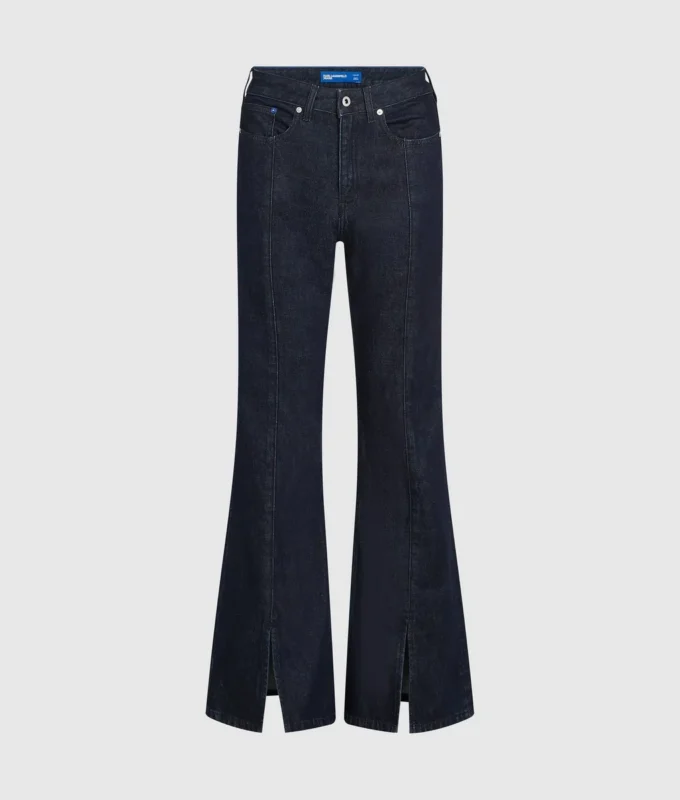 Jeans svasati con orlo asimmetrico Jeans svasati con orlo asimmetrico