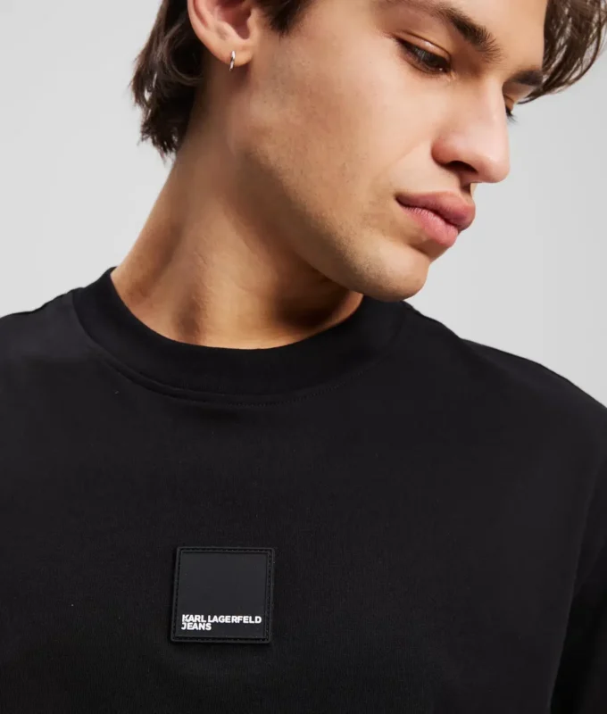 MAGLIETTA CON STAMPA MAGLIETTA CON STAMPA