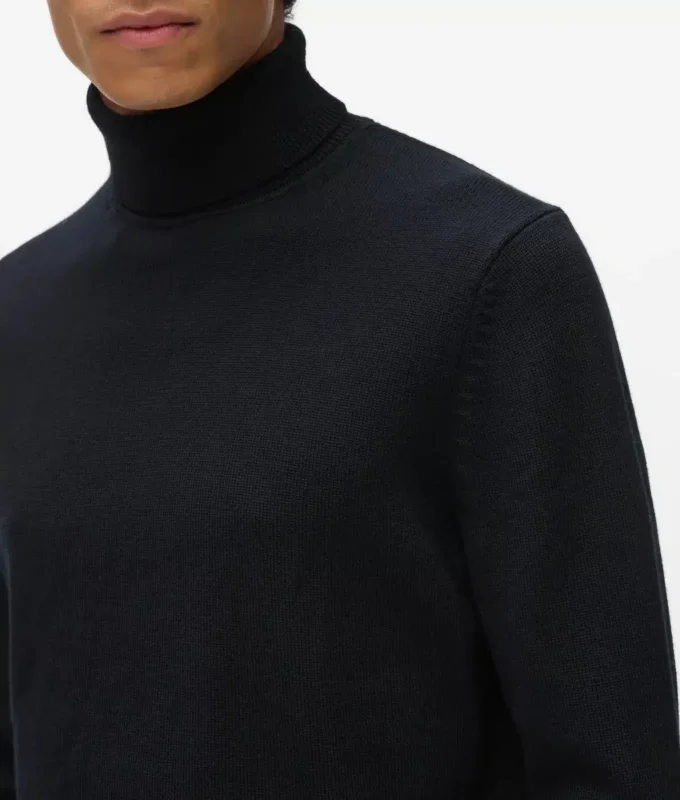 Maglione a collo alto con spilla Monogram Maglione a collo alto con spilla Monogram