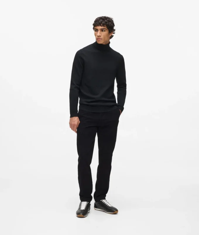 Maglione a collo alto con spilla Monogram Maglione a collo alto con spilla Monogram