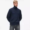 Maglione a collo alto dalla vestibilità morbida Maglione a collo alto dalla vestibilità morbida