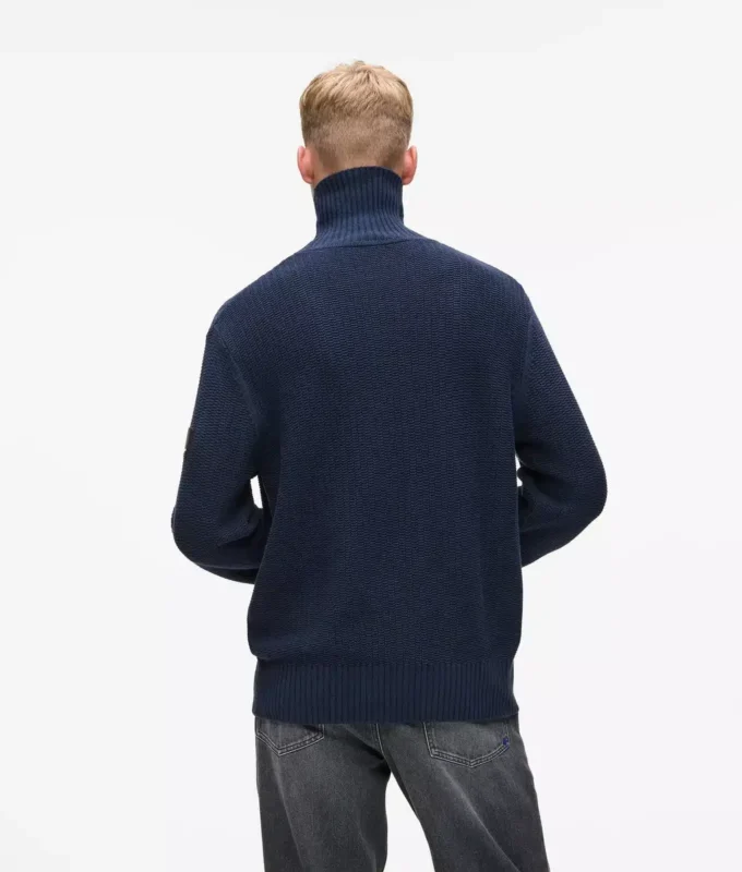 Maglione a collo alto dalla vestibilità morbida Maglione a collo alto dalla vestibilità morbida