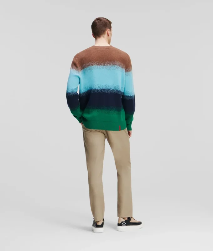 MAGLIONE A RIGHE SFUMATE MAGLIONE A RIGHE SFUMATE