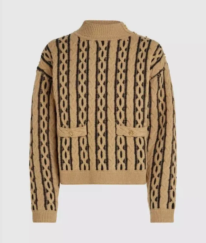 Maglione con collo alto e lavorazione a trecce