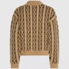 Maglione con collo alto e lavorazione a trecce