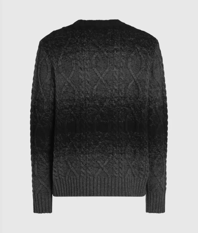 Maglione lavorato a trecce