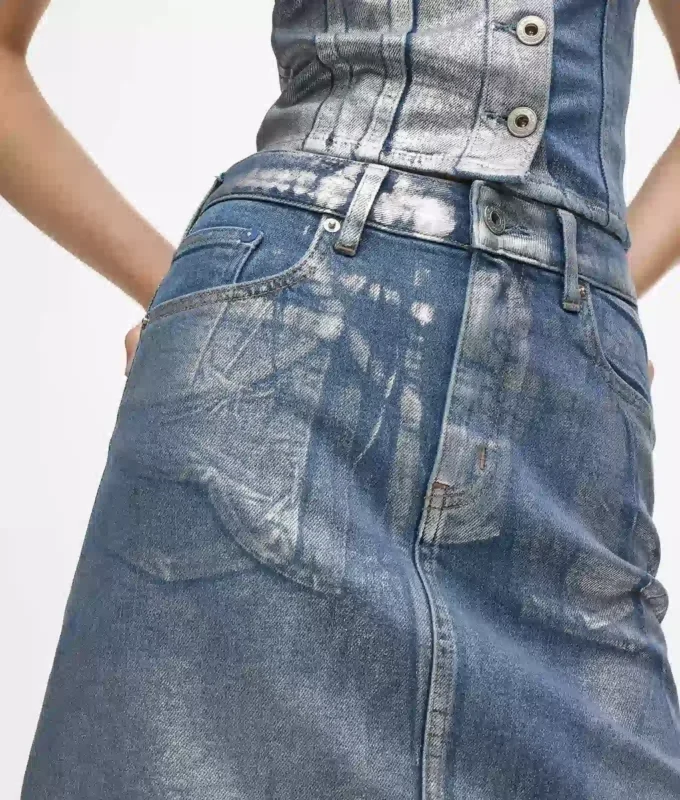 Minigonna in denim rivestito Minigonna in denim rivestito