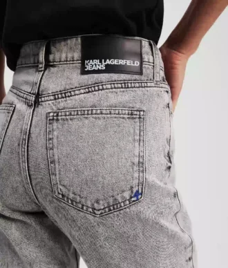 MOM JEANS MOM JEANS
