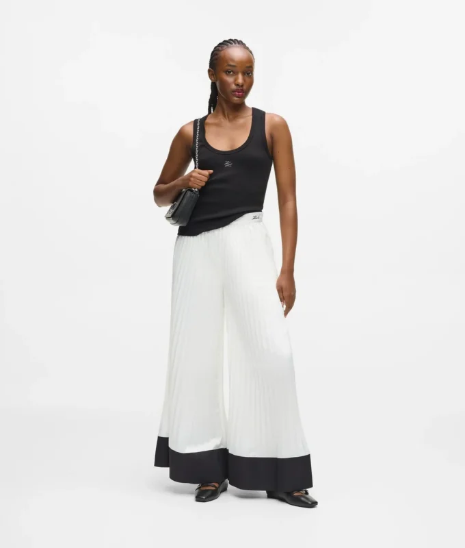 Pantaloni a pieghe a gamba larga Pantaloni a pieghe a gamba larga