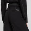 PANTALONI CON CUCITURE A CONTRASTO