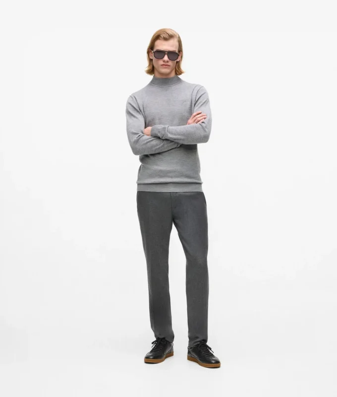 Pantaloni sartoriali a gamba dritta Pantaloni sartoriali a gamba dritta