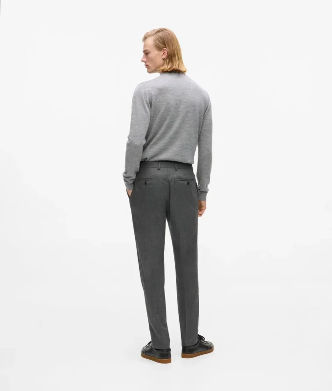 Pantaloni sartoriali a gamba dritta Pantaloni sartoriali a gamba dritta