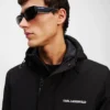 PARKA CON CAPPUCCIO ULTRA LEGGERO PARKA CON CAPPUCCIO ULTRA LEGGERO