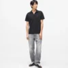 Polo con spilla Monogram