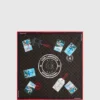Sciarpa Ikon Monogram con timbri da viaggio Sciarpa Ikon Monogram con timbri da viaggio