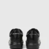 Sneakers Ikon NFT Kapri