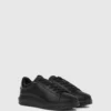 Sneakers Ikon NFT Kapri