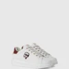 Sneakers Ikon NFT Kapri