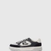 Sneakers Kourtney con rifiniture laterali Sneakers Kourtney con rifiniture laterali