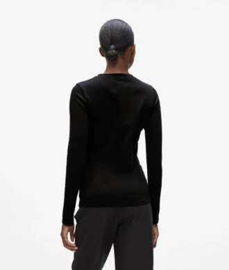 T-shirt a maniche lunghe con bottoni