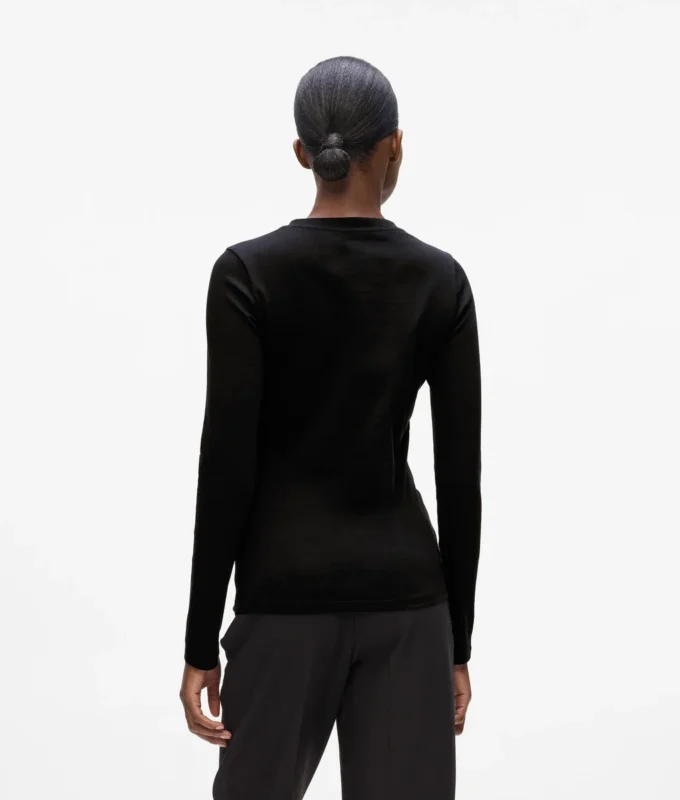 T-shirt a maniche lunghe con bottoni T-shirt a maniche lunghe con bottoni