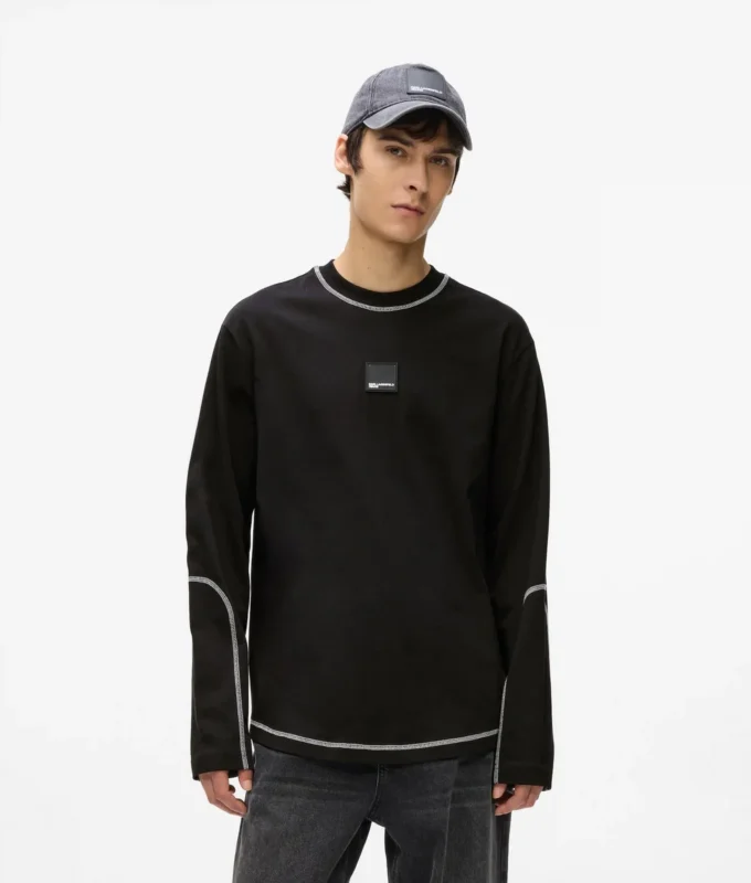 T-shirt a maniche lunghe con cuciture a contrasto T-shirt a maniche lunghe con cuciture a contrasto