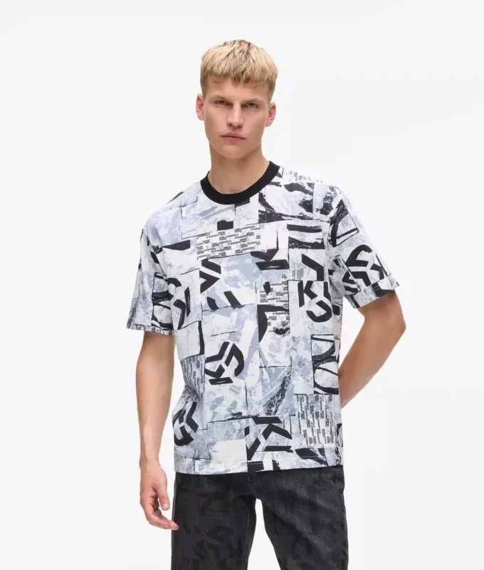 T-shirt comoda con monogramma su tutta la superficie