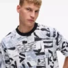 T-shirt comoda con monogramma su tutta la superficie