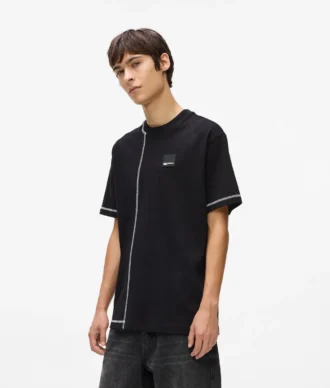 T-shirt con cuciture a contrasto