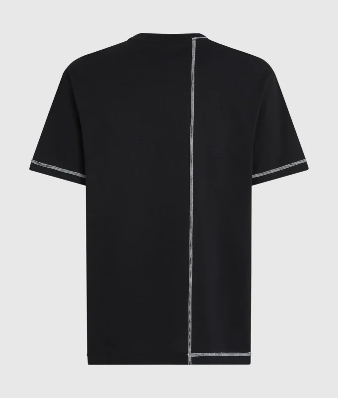 T-shirt con cuciture a contrasto T-shirt con cuciture a contrasto