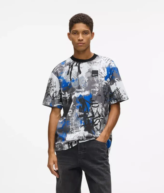 T-shirt con effetto vernice su tutta la superficie T-shirt con effetto vernice su tutta la superficie