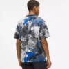 T-shirt con effetto vernice su tutta la superficie T-shirt con effetto vernice su tutta la superficie