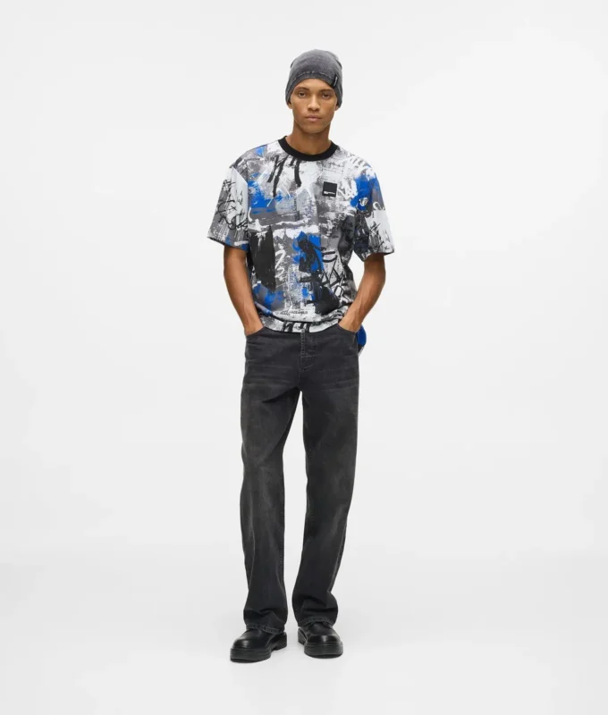 T-shirt con effetto vernice su tutta la superficie T-shirt con effetto vernice su tutta la superficie
